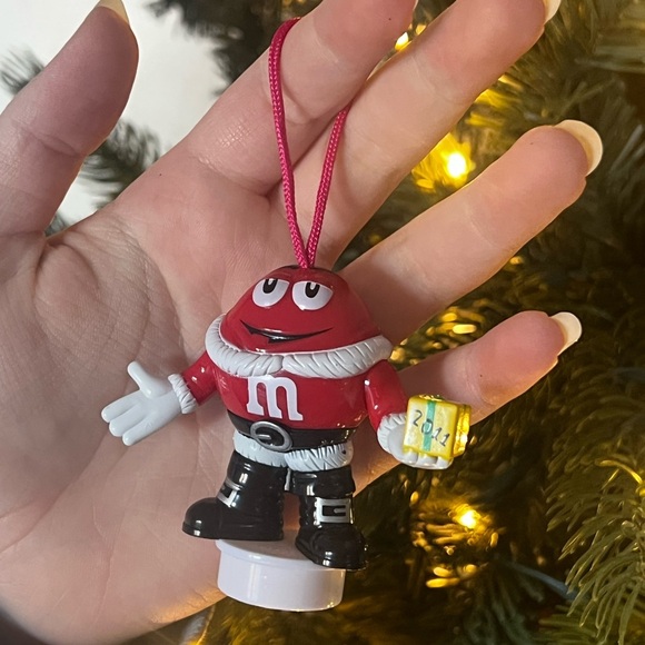 ❤️ 2011 M&Ms Red Christmas Ornament - Picture 1 of 2